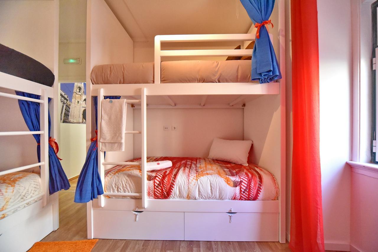 Train Lisbon Hostel Εξωτερικό φωτογραφία