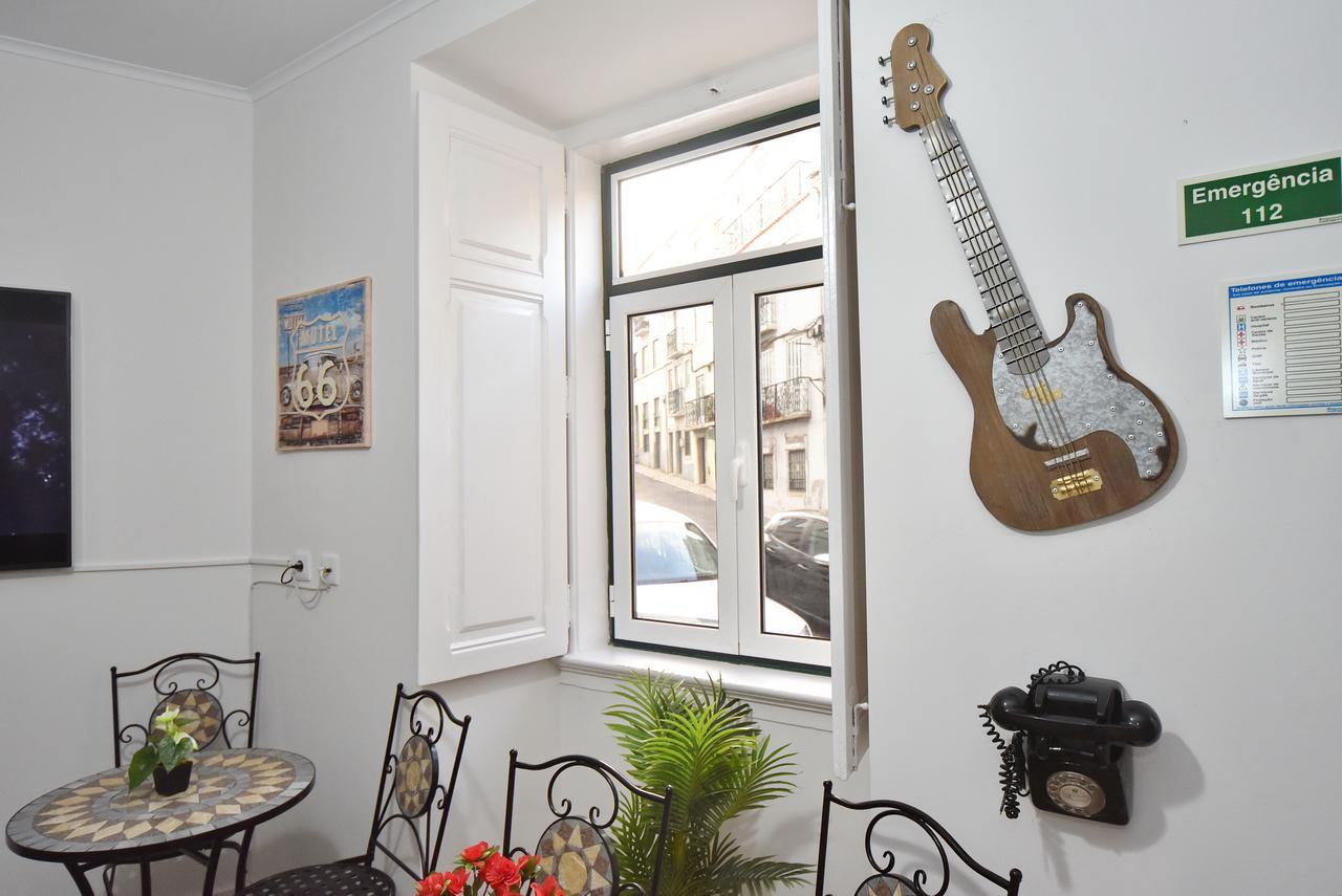 Train Lisbon Hostel Εξωτερικό φωτογραφία